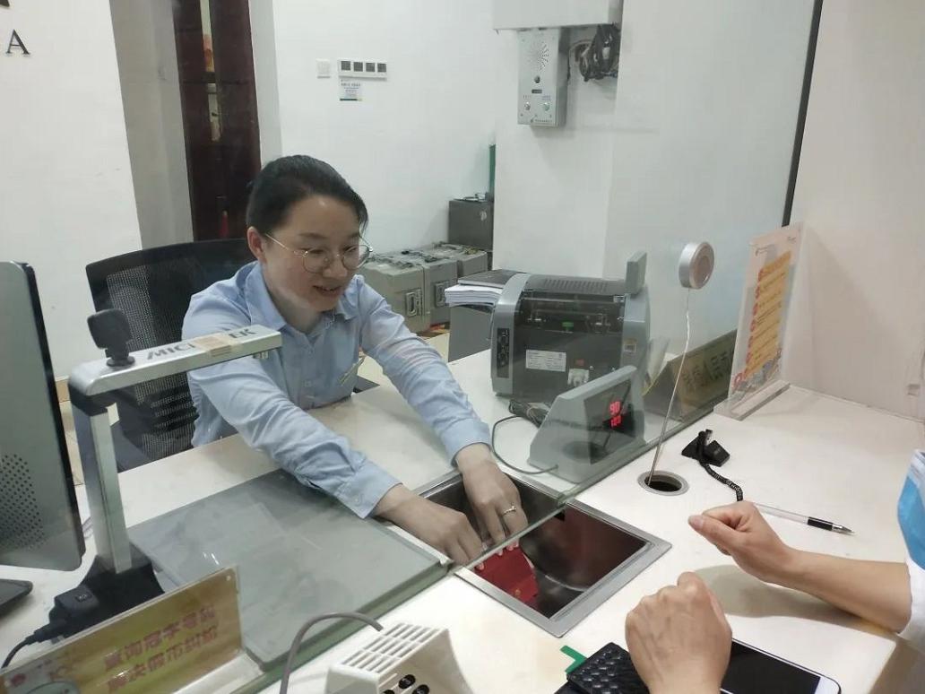 八卦一算得金言,天掉馅饼砸蛇上是什么生肖请全面2释义、解释与落实、精准解答解释落实